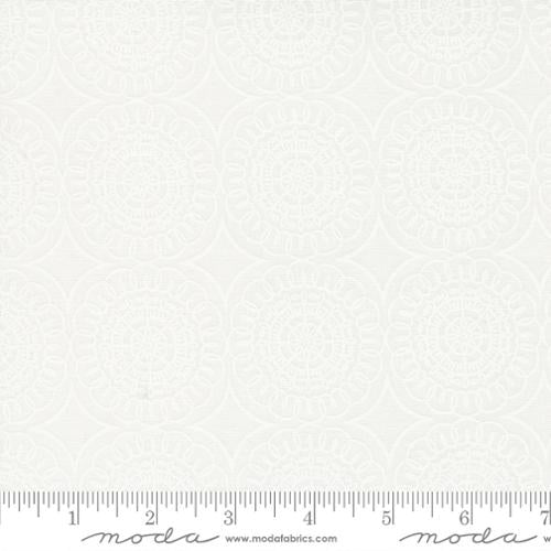 Moda - Coriander Seed - Medallion Geometric (White on White)