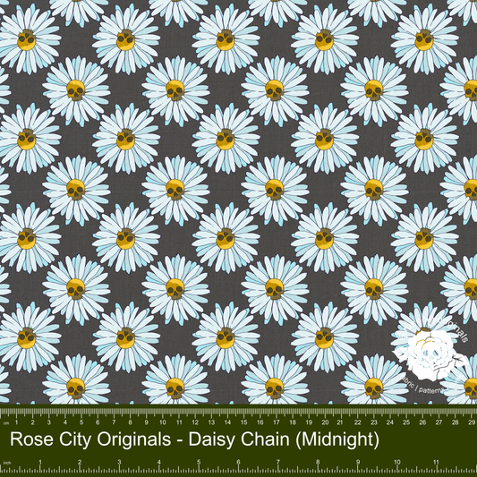 Pushing Up Daisies - By The Yard - Daisy Chain (Midnight)
