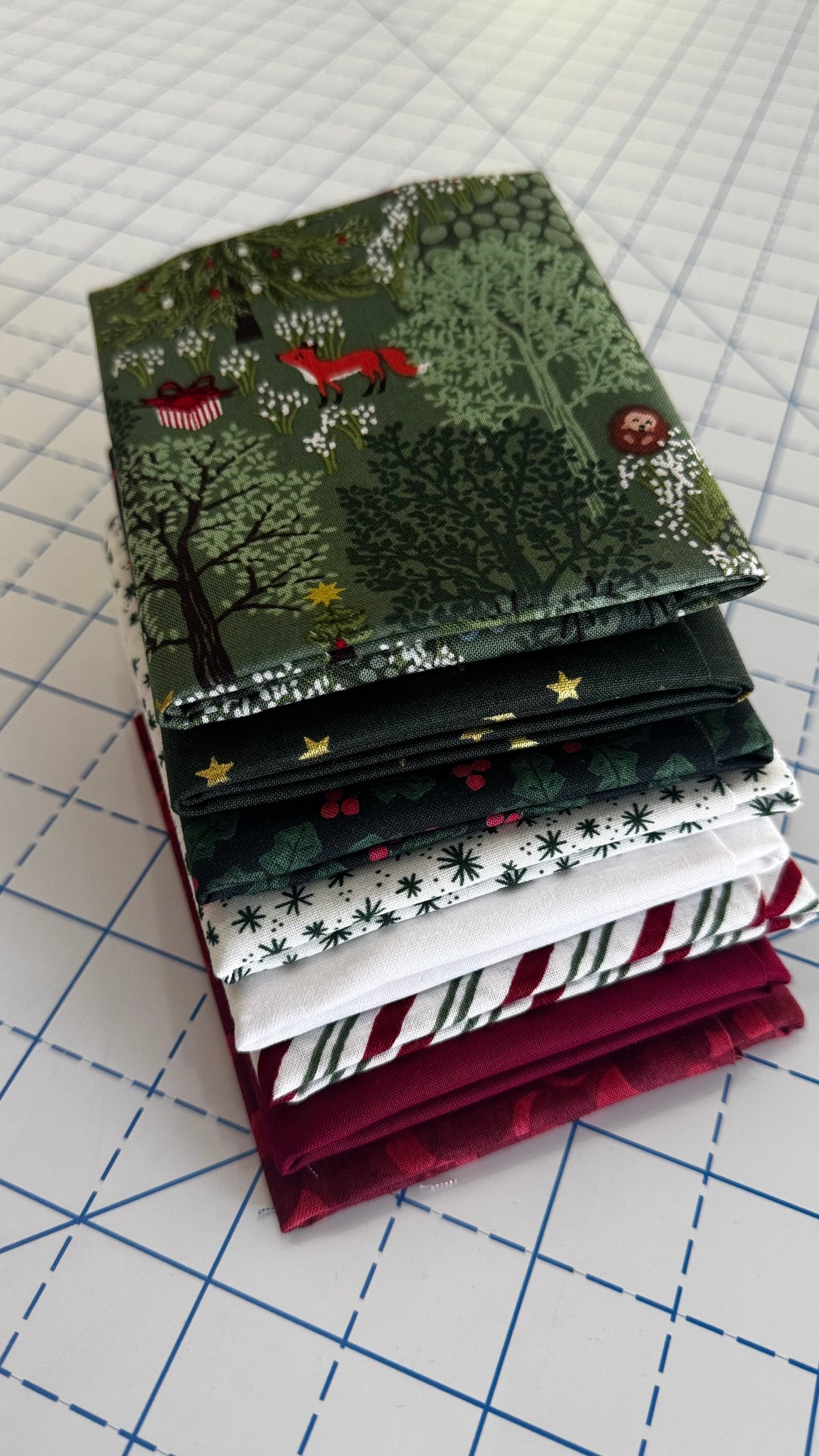 A Woodland Christmas - Exclusive Fat Quarter Bundle