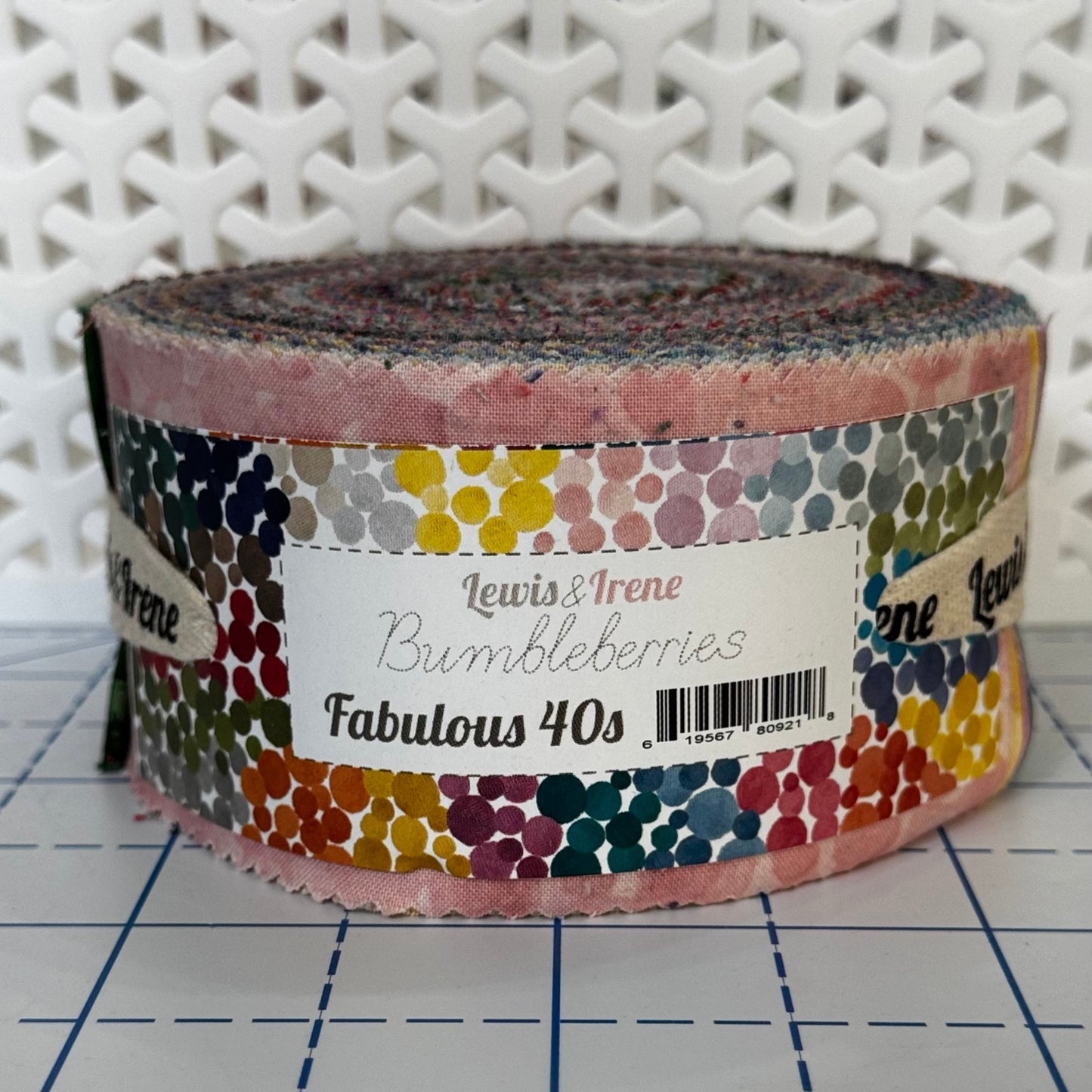 Lewis & Irene - Bumbleberries - 2.5" Strip Set (40 pieces)