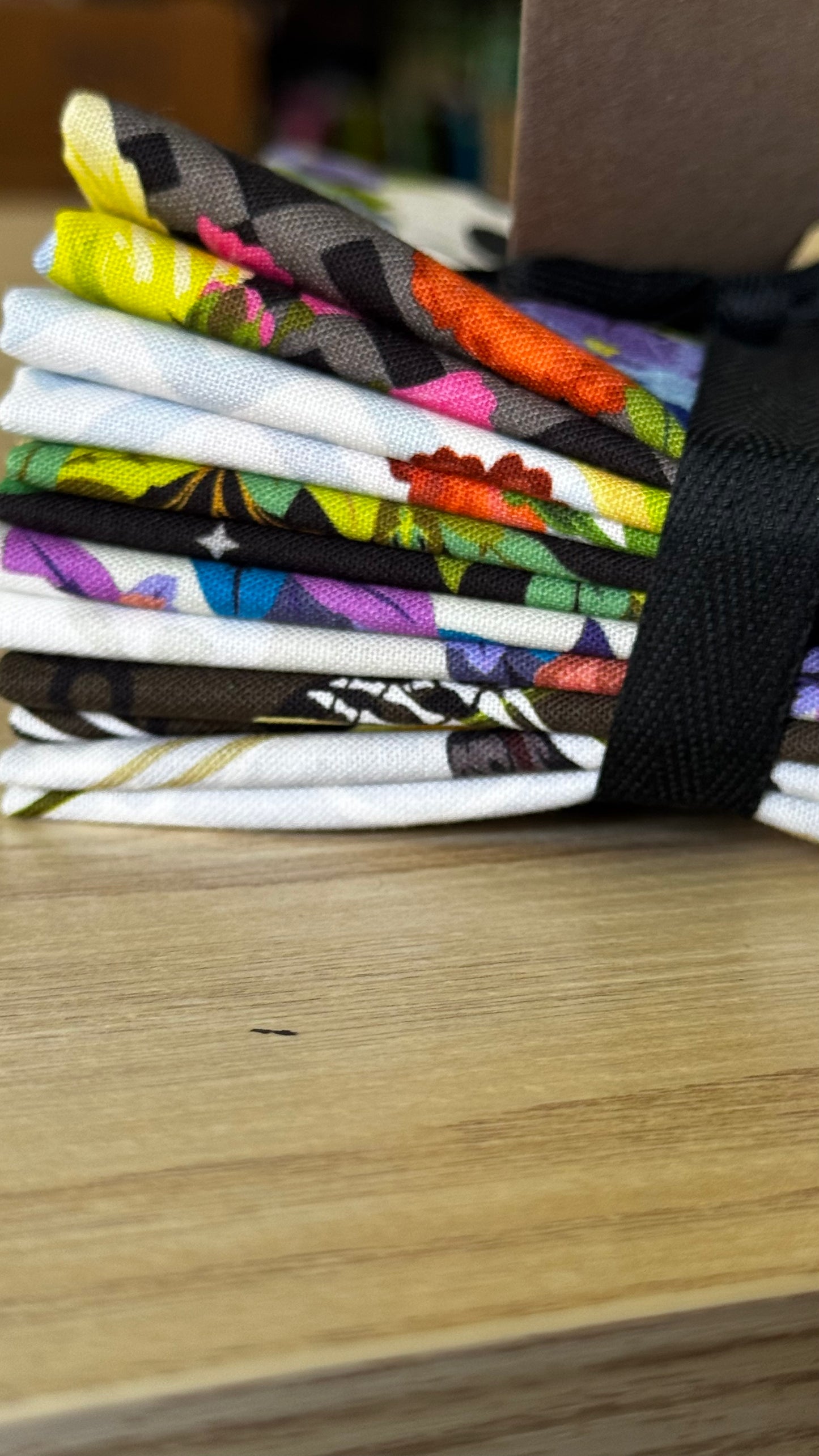 Dear Stella - Flora Fatale - Fat Quarter Bundle (6 pieces)