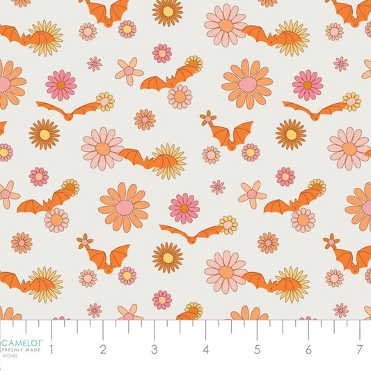 Camelot Fabrics - Ghostly Garden - So Batty (Cream)